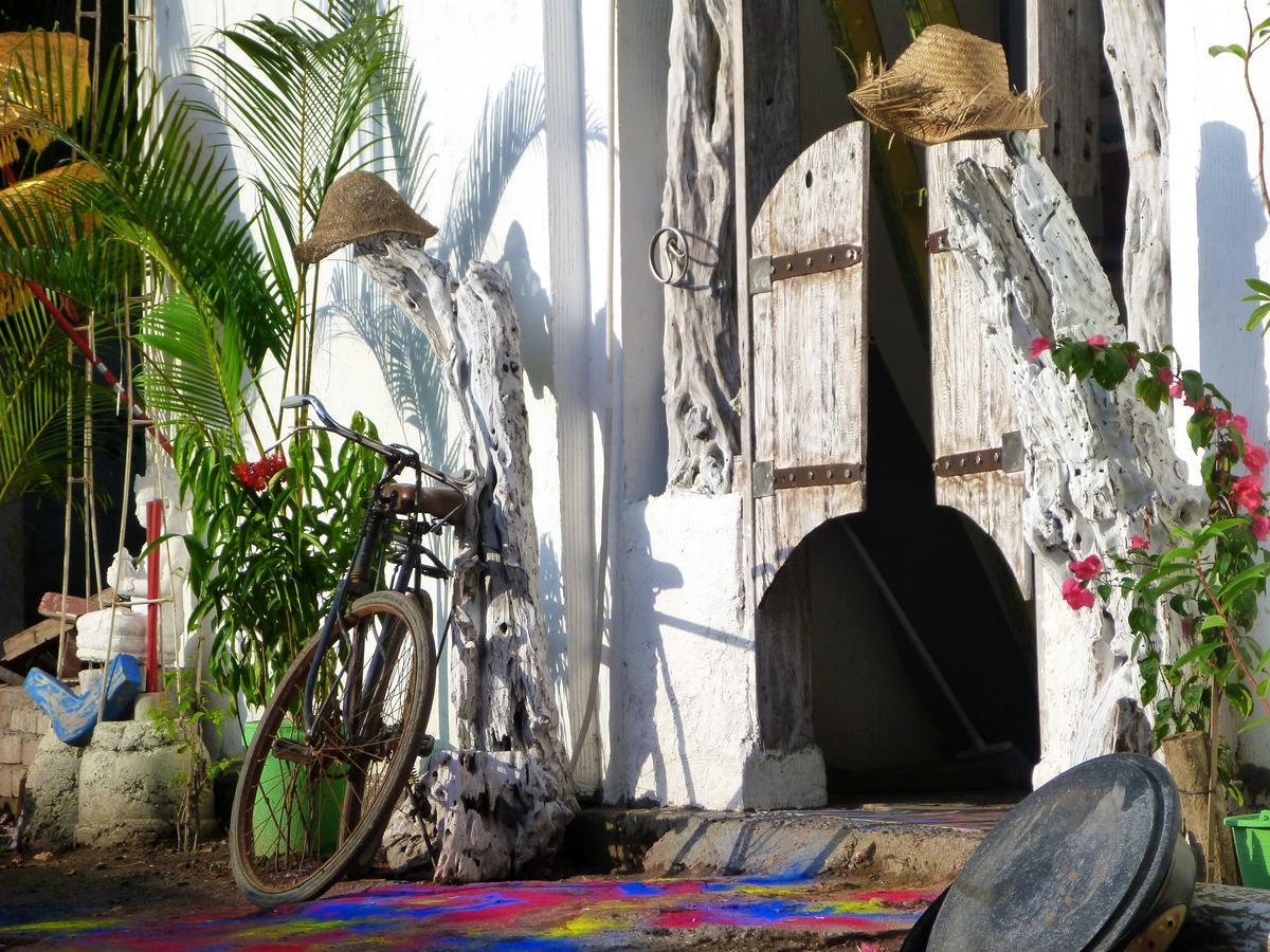 Gipsy Backpackers Vandrarhem Gili Trawangan Exteriör bild