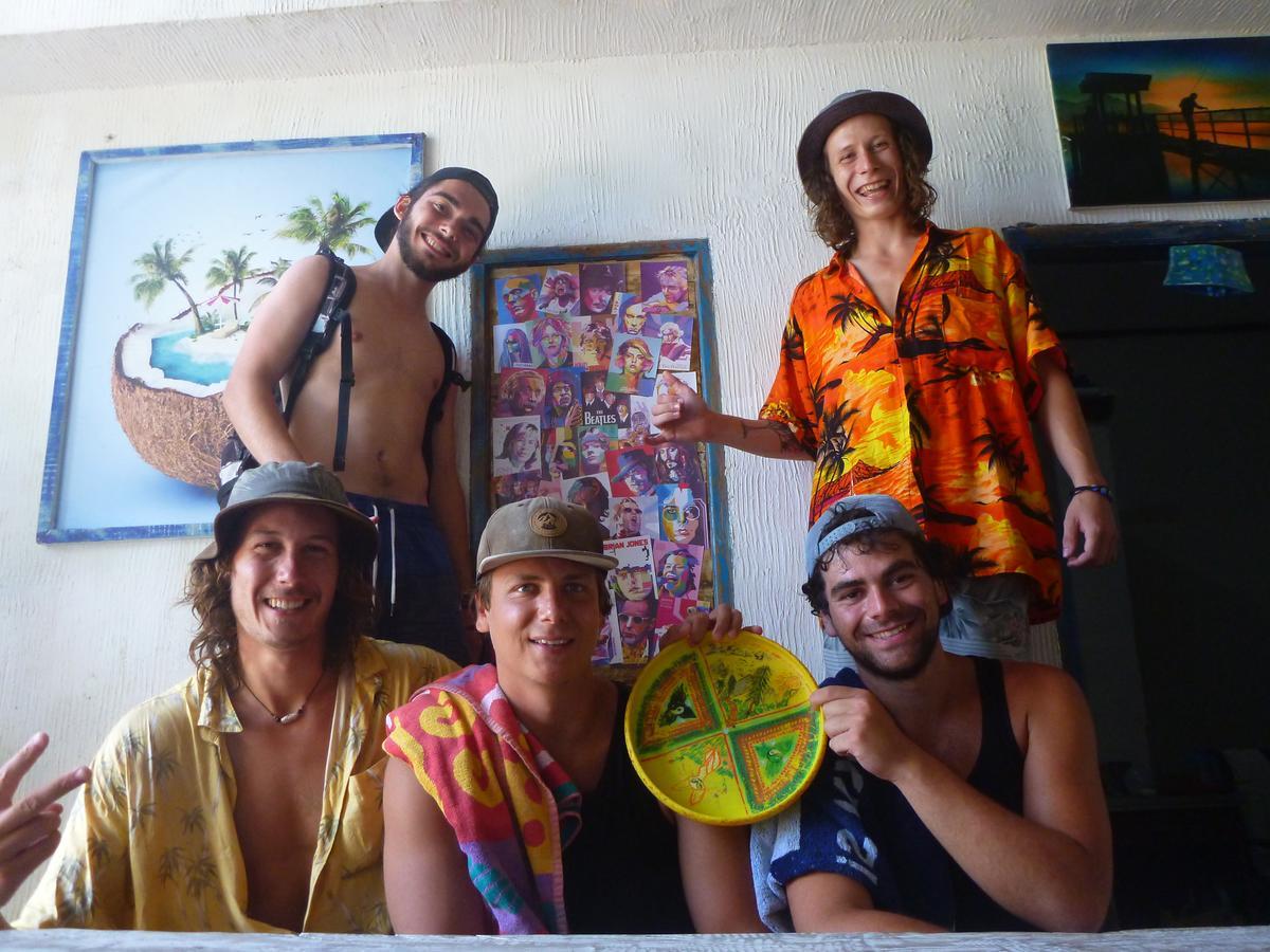 Gipsy Backpackers Vandrarhem Gili Trawangan Exteriör bild