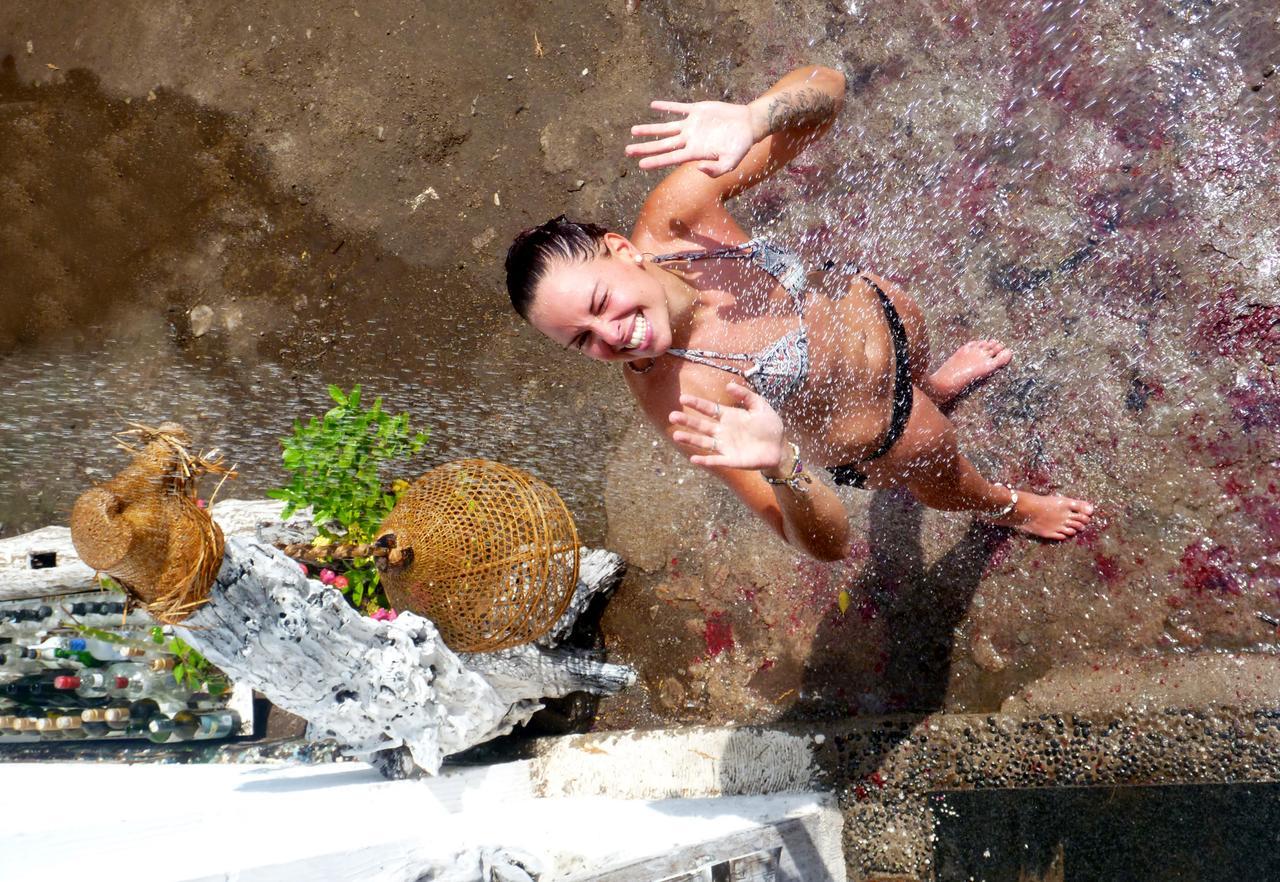Gipsy Backpackers Vandrarhem Gili Trawangan Exteriör bild
